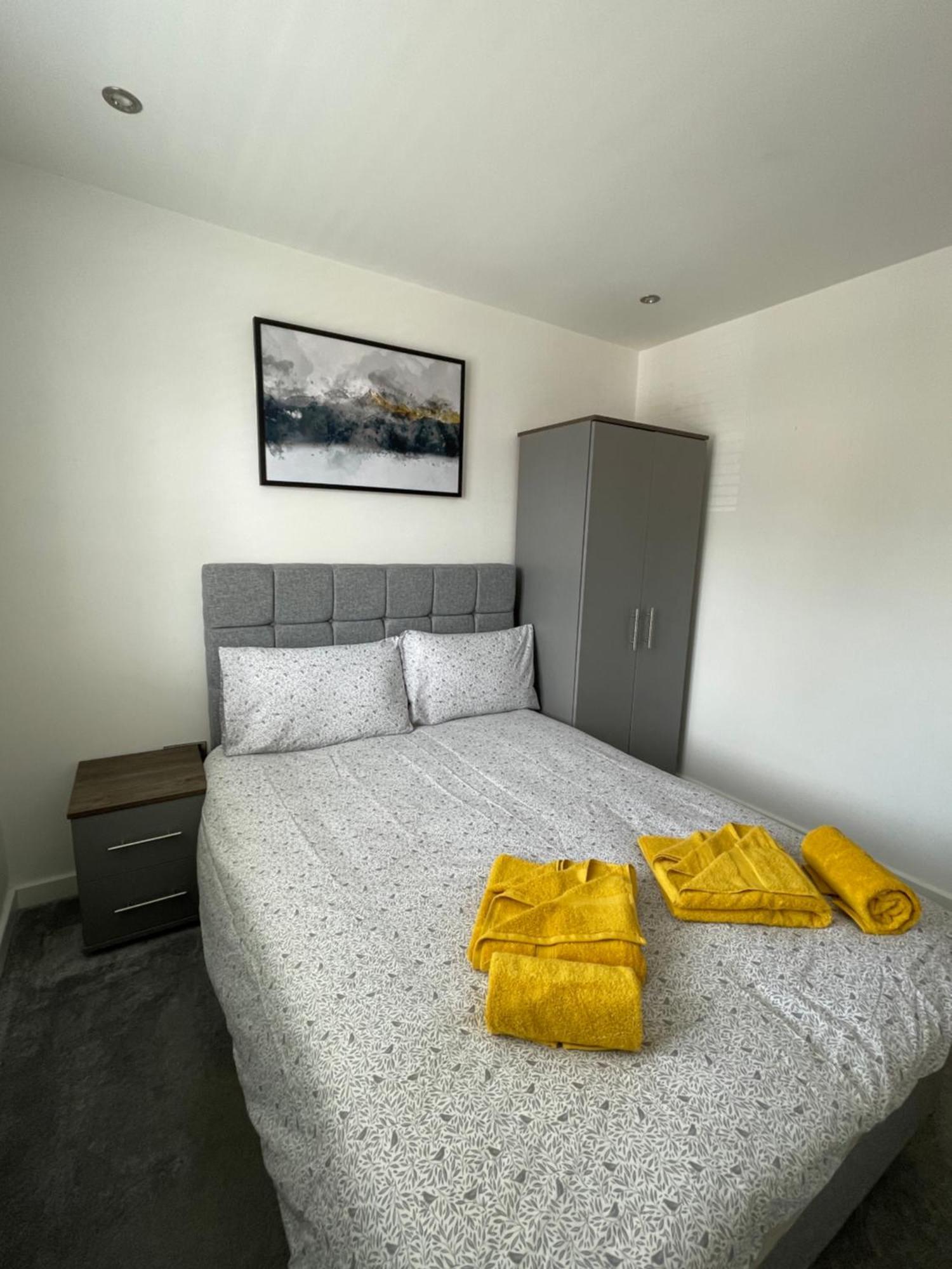 Stylish And Modern 2Br Apartment With Parking Sheffield Eksteriør bilde